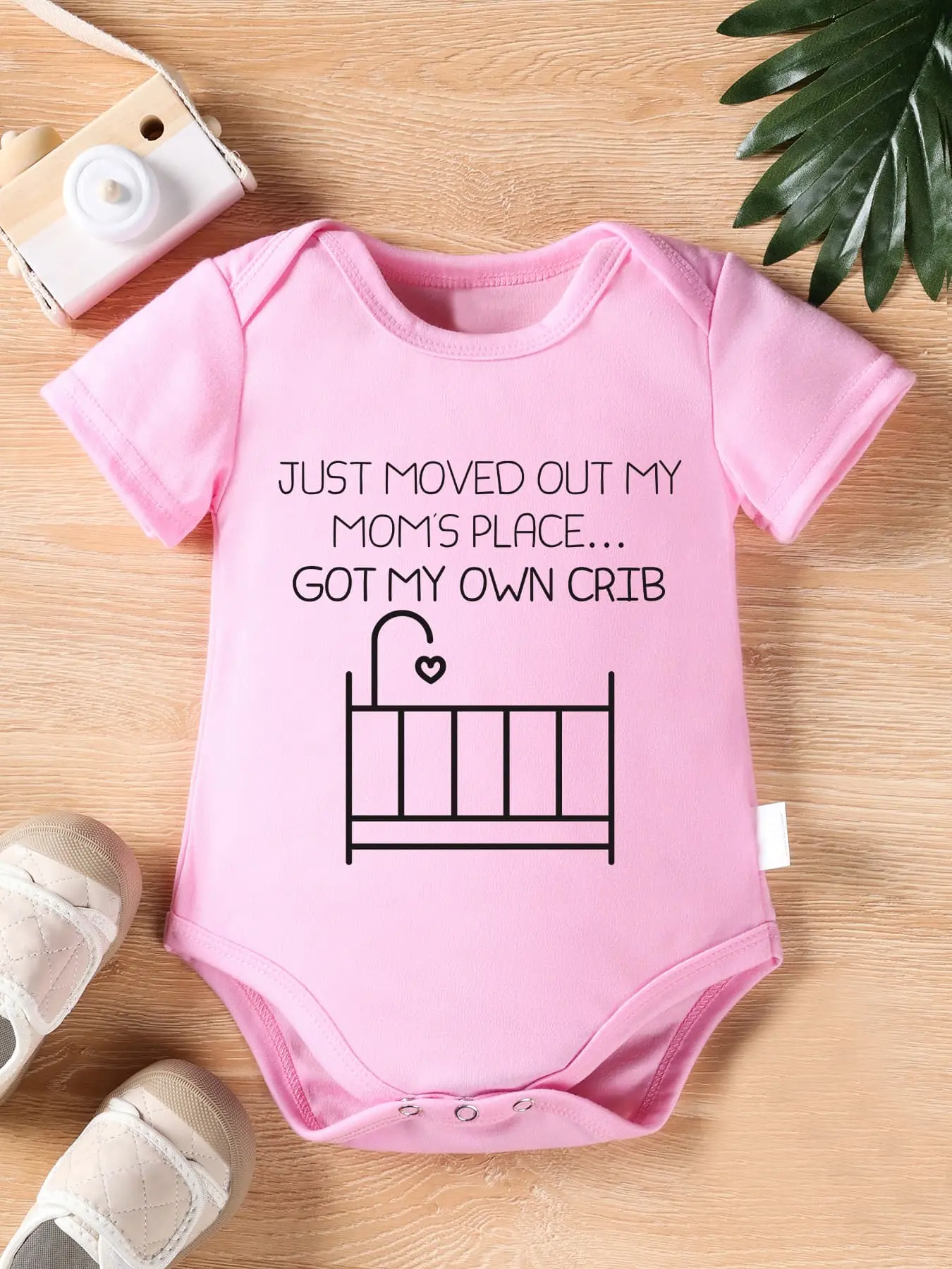 Baby Humor Graphic Cotton Bodysuit - Newborn Outfits, Onepiece, Short Sleeves, "Just Moved Out My Mom's Place... Got My Own Crib" Print, Cotton Bodysuits, Letter Slogan, Soft Cotton
