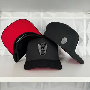Skull plate SnapBack hat-black/red