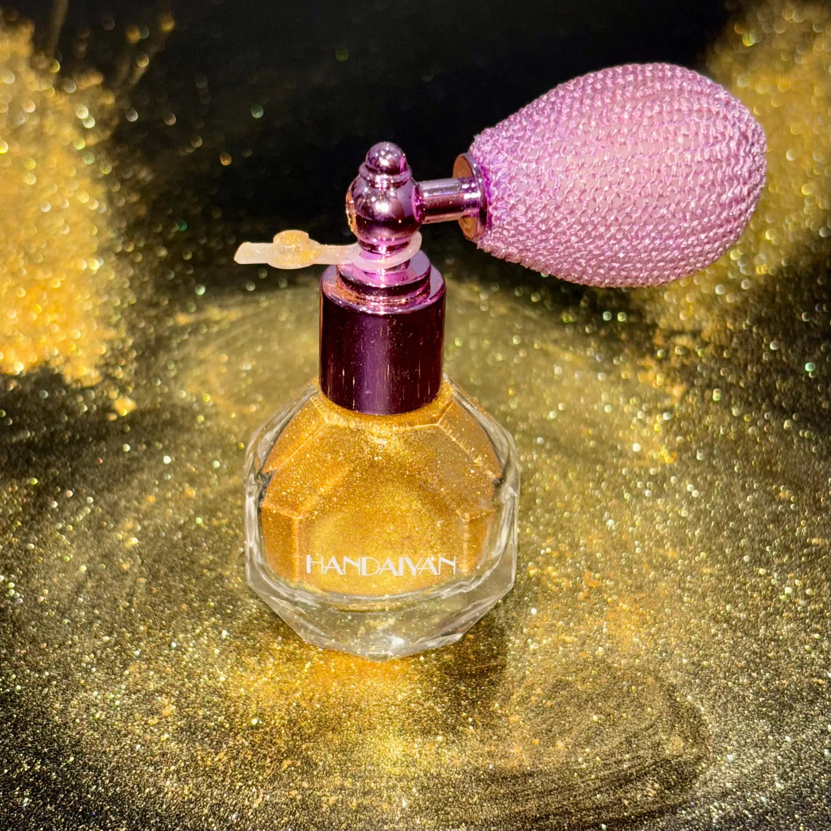 Highlighter Powder Spray Magic Shimmer - For Body, Hair, Face, Lips - Sparkle Glitter Highlighter Makeup Powder - Lightweight - Long Lasting or Women Halloween Party or Daily Wear,sunscreen