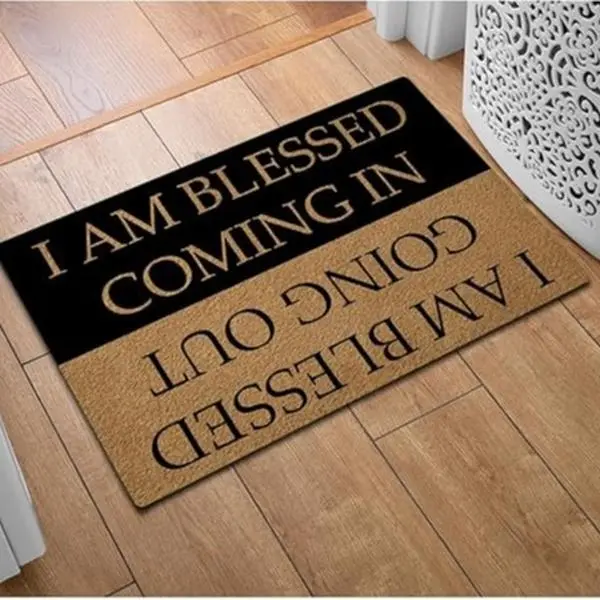 Summerwins Velvet Fabric Doormat - Anti-Slip Rubber Back, Wrinkle Resistant, Retro Look Indoor Mat with Blessed Quote "I AM Blessed Coming in and Going Out", Funny Doormats for Entryway Use, Front Door Decor Indoor Areas, Prank Gift Home Decor
