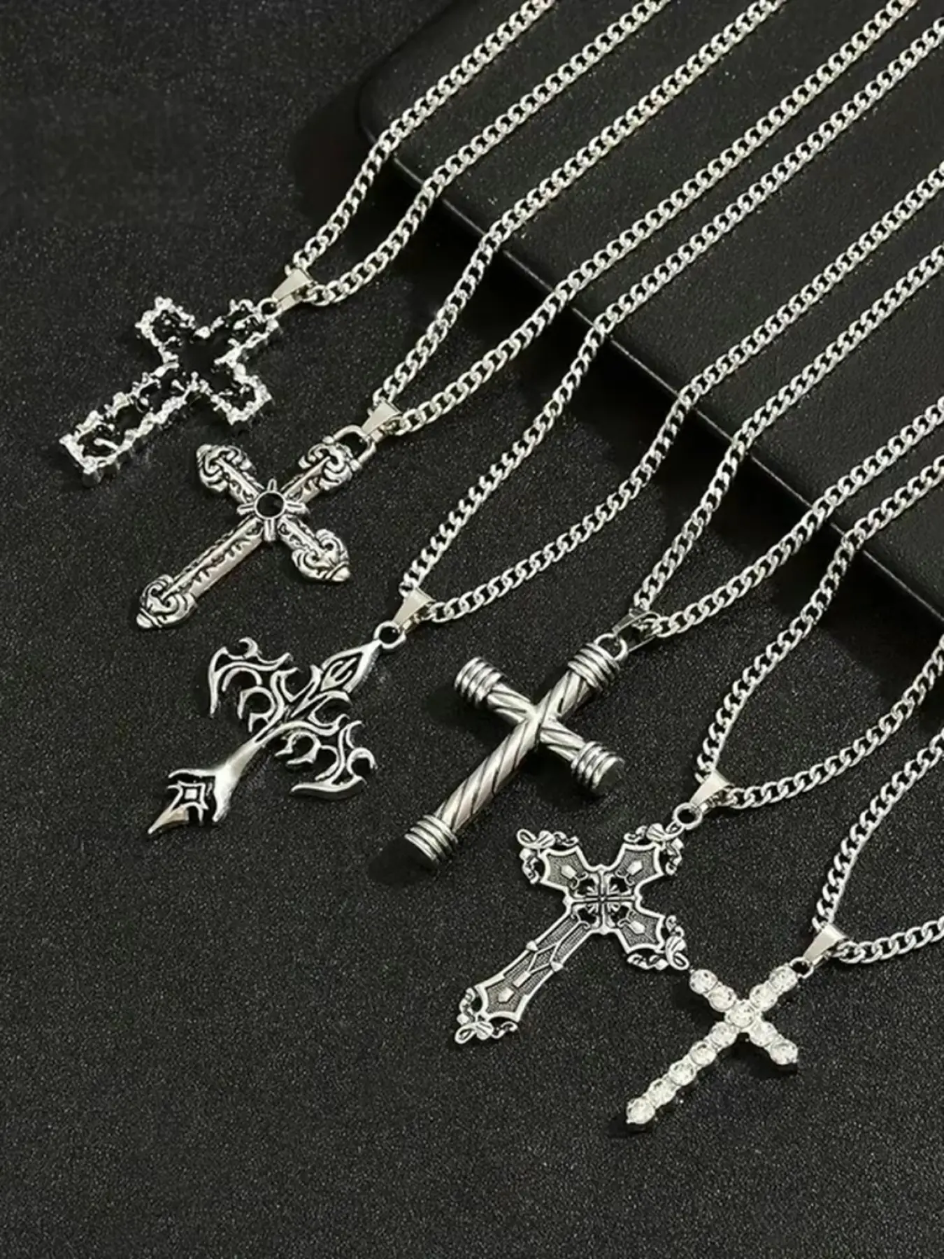 The trendy and fashionable cross pendant necklace comes in a variety of styles, suitable for daily wear, vacation dates, and other occasions. It is also a surprising and exquisite small gift. Cross Necklaces, Chain Link Necklace, Jewelry Design