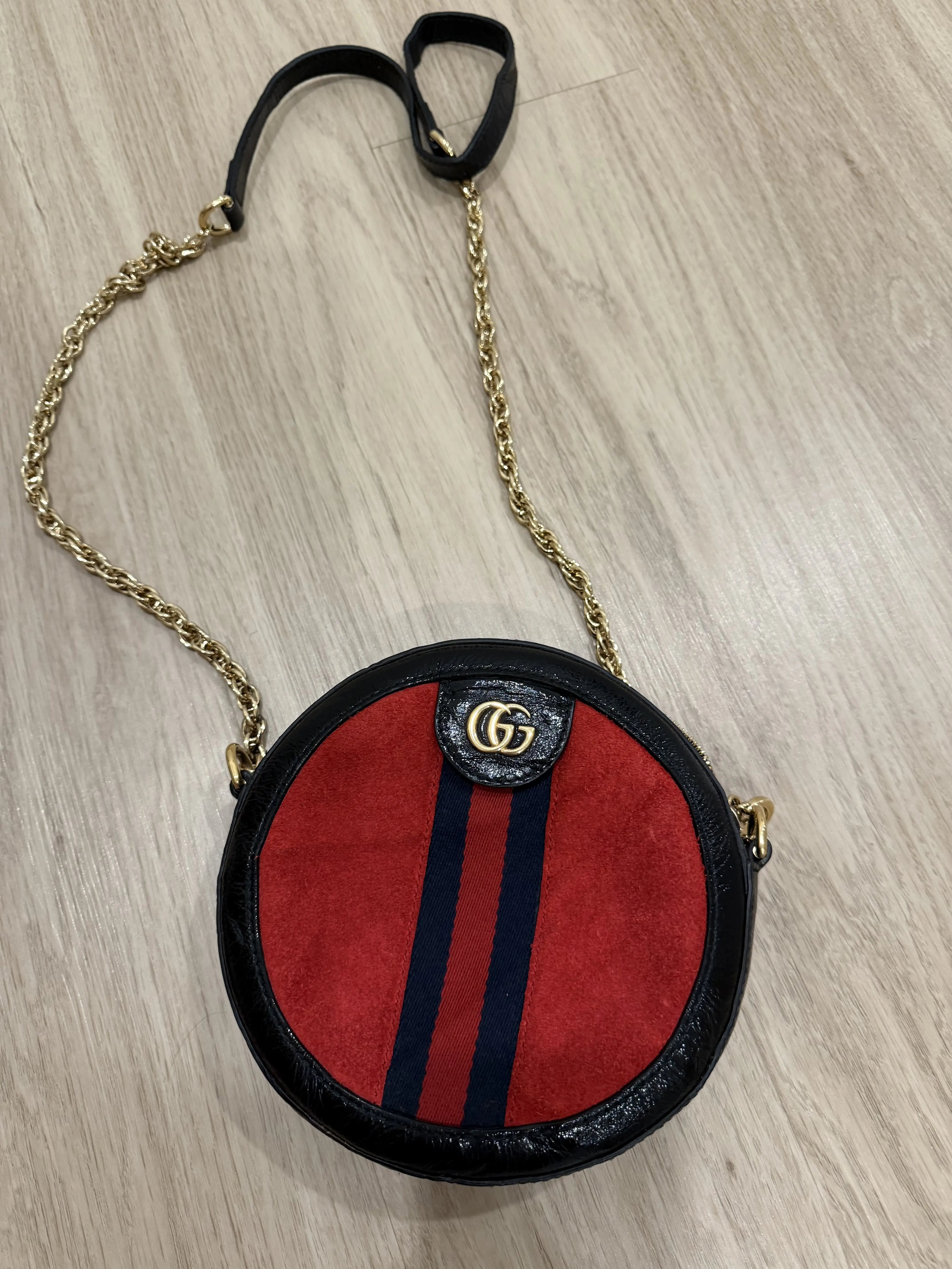 Pre-owned GUCCI suede Crossbody Bags Ophidia Mini Circle Camera Crossbody (red)