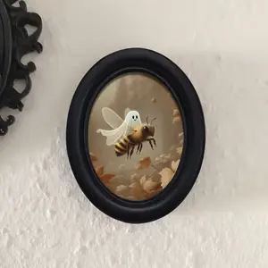 Vintage Art Style Bee and Ghost Pattern Decorative Home Item, Hanging Decor, Perfect for Halloween Christmas Thanksgiving Wall Decoration