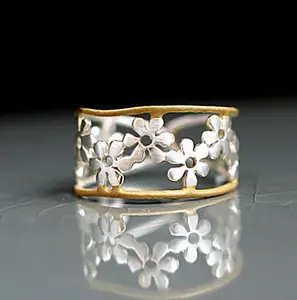 Exquisite creative sunflower chrysanthemum open gram adjustment ring personality two-color ring summer jewelry