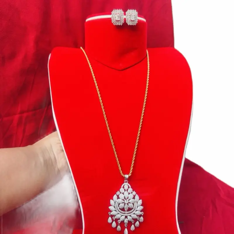 Women's Trendy 2-Piece Costume Jewelry Gift Set - Gold-Plated Long Chain Necklace with Geometric AD Pendant, Simple Elegant Necklaces & Earrings, Metal Coating, Auspicious Fashion Accessory, Jewellery Gift Set