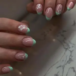 24pcs Short Oval Mint French Nail Set, Floral Design, Flower Nails, Easy Wear Acrylic False Nails, Suitable for Women and Girls
