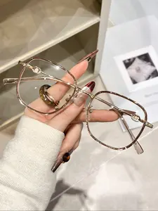 Women's Lightweight Large Frame Glasses, Fashion Non-Prescription Eyewear, Clear Glass Accessories, Stylish and Unique Personality, Decorative Glasses