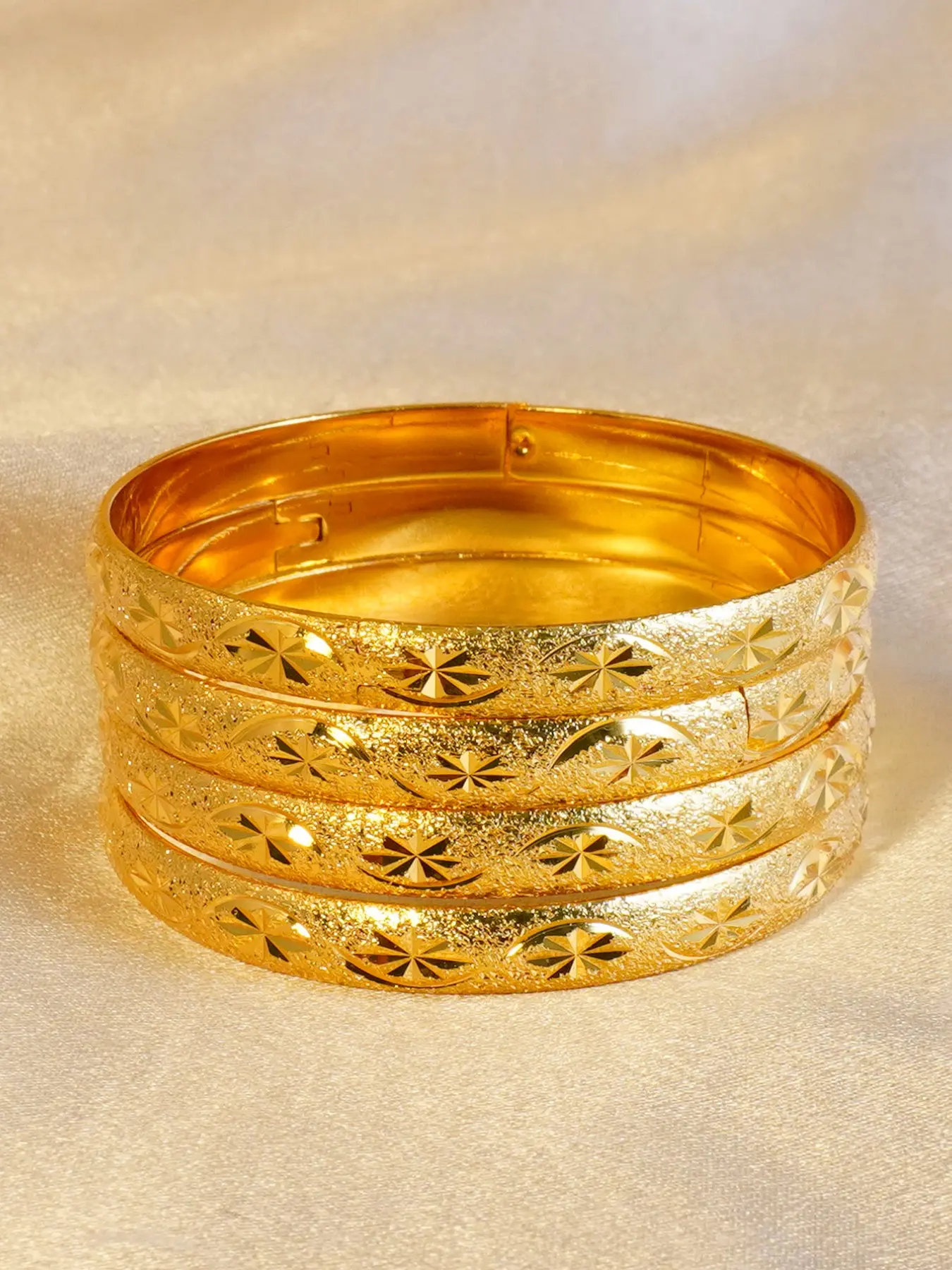 Women's 4-Piece Dubai Style Gold Plated Starry Sky Bracelet Set, Vintage Floral Carved 24k Gold Wide Copper Bracelets, Daily Wear, Stackable Bracelet, Fashion Wrist Jewelry
