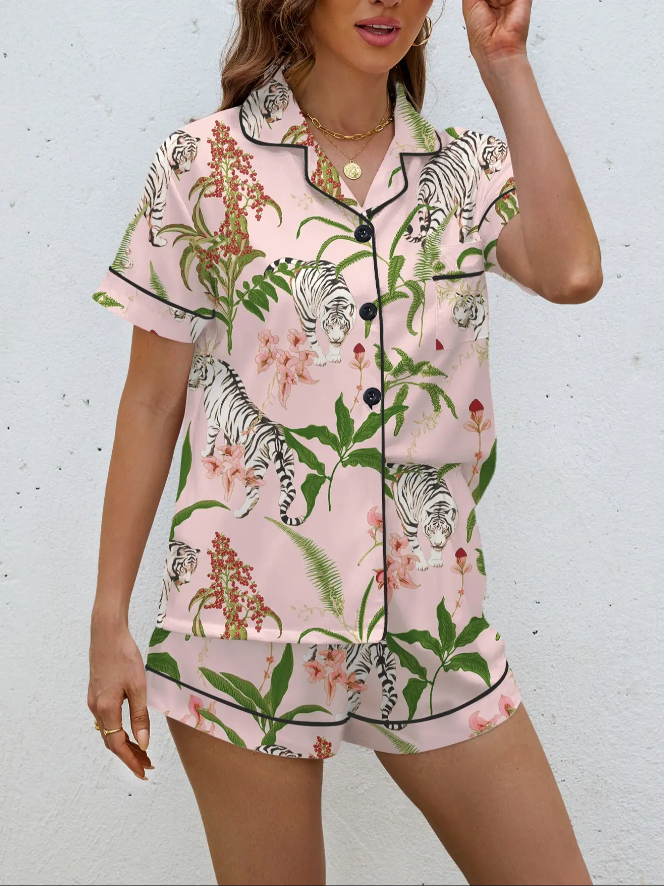 Women's Tiger Print Pajama Set, Casual Loose-Fit Sleepwear, Loungewear, Casual Style Loungewear, Soft Knit Shirt Collar Top & Elastic Shorts, All-Season Comfortable Home Wear, Homewear