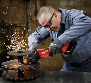Milwaukee | M18 | 125mm Cordless Angle Grinder Kit  | Supplied with One 6.0Ah High Output Battery + M18 Charger | Brushless Motor / Slide Switch / Keyless Guard / Electronic Clutch | Weld Cleaning, Concrete Grinding, Masonry Cutting