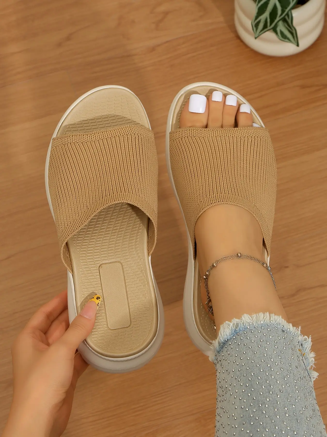 Women's new comfortable and soft Elastic casual slip-on sandals, with a soft wedge and flexible sole, essential minimalist sandals for everyday wear, perfect for school, work, and commuting, fashionable and trendy walking sandals Footwear