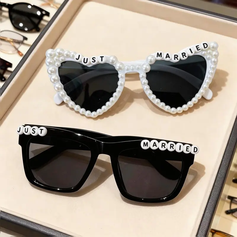 2pcs Heart-Shaped Bride and Groom Glasses Set, Sunglasses, Artificial Design, Wedding Party Accessories, Bridal Shower Gifts, Couple Photo Props, Wedding Aesthetics, Artificial Material