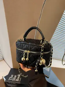 Ladies' handbag with quilting, fashionable temperament, simple travel, shopping, versatile daily, practical, dating, gift giving, ladies' handbag compact and convenient, Elegant Minimalist Handbag, Handheld Bag Purse