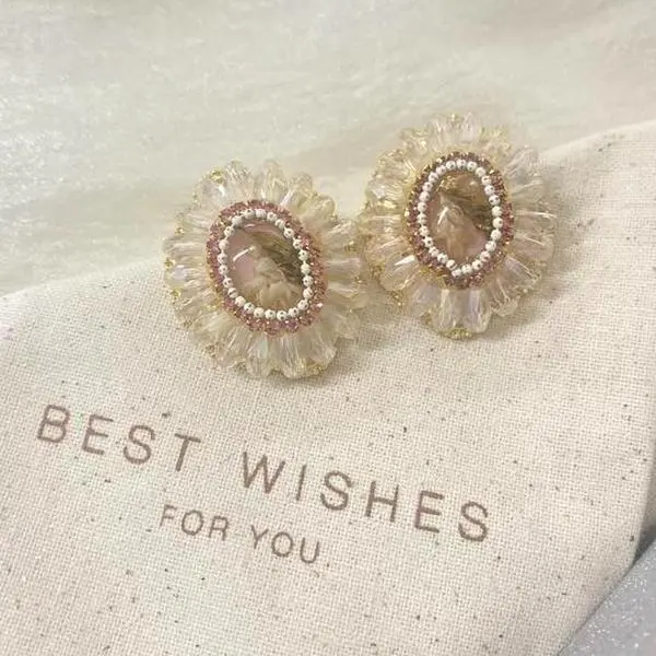 Vintage Victorian Dried Flower Resin Earrings Pink Cameo Crystal Flower Stud Earrings Romantic Cottagecore Jewelry For Women