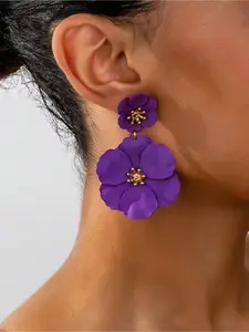 1 Pair Fashionable New Metallic Painted Floral Minimalist Elegant Women Earrings, Romantic Floral Dangle Earrings, Creative Floral Earrings For Women