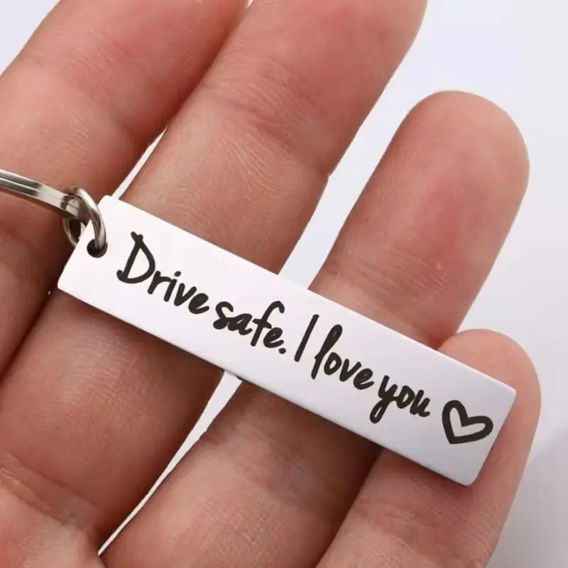 1pc Drive Safe I Love You Engraved Stainless Steel Keychain, Metal Keychain, Car Key Chains, Inscription, Rectangular Tag with Heart Symbol, Ideal Car Accessory for Men, Polished Finish, Affection, Compact, Stainless Steel Keyring, Keyrings For Keys
