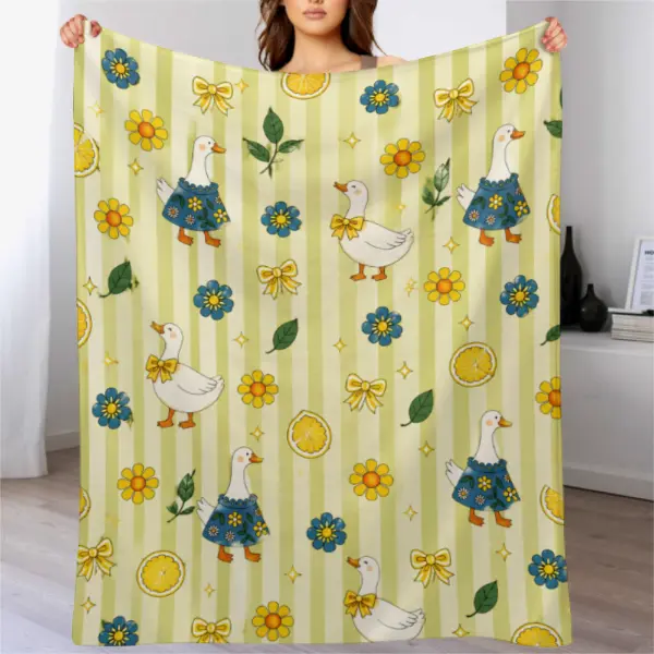 Cute Goose Throw Blanket, Yellow Floral Farmhouse Pattern Flannel Fleece Blanket with Lemon and Bow Design, Soft Cozy Blanket for Bed Sofa Couch, Aesthetic Cottagecore Room Decor Gift for Girls Women