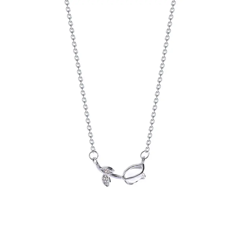Exquisite Tulip Necklace for Women, High-End Design, Light Luxury Collarbone Chain, Fashionable and Elegant Niche Internet Celebrity Sweater Chain, Gift for Girlfriend, Christmas Gift