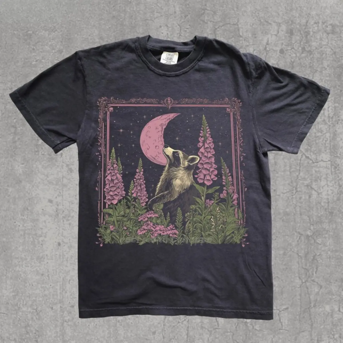 Comfort Colors Racoon Vintage Floral T-Shirt Celestial Moon TShirt boho Cute Animal graphic tee aesthetic cottage core Tshirt Moon Phase