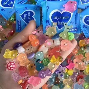 Mini Glow in The Dark Animal Resin Models, Surprise Mystery Bag for Dollhouse Decor, Fairy Garden Decor, Birthday Party Gift, DIY Crafts, Ornaments, Resin Animal Sculptures