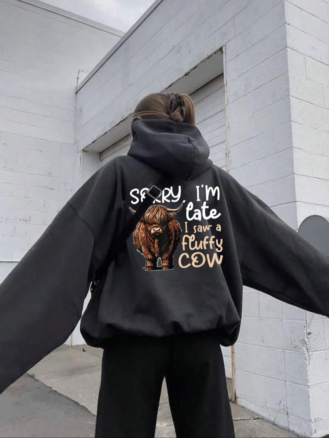Women's Hooded Sweatshirt with Letter, Graphic and Highland Cow Print, Casual Loose Fit Pocket Top, Fall & Winter Street Style, Casual Streetwear Hoodies, Casual Warm Sweatshirt, Hoodies, Womenswear