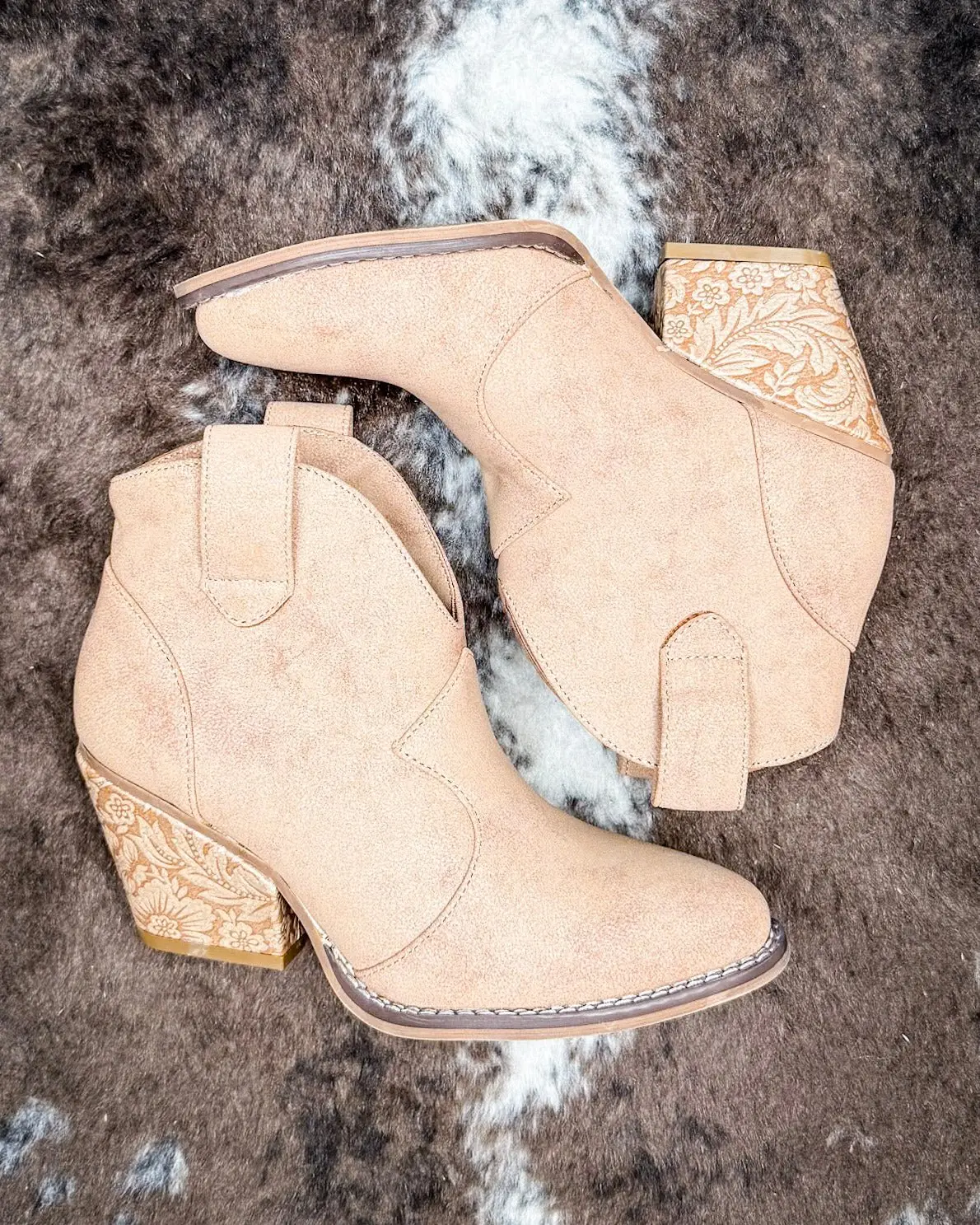 Stylish Women's Light Tan Casual Ankle Bootie, Very G Women's Footwear Shoe