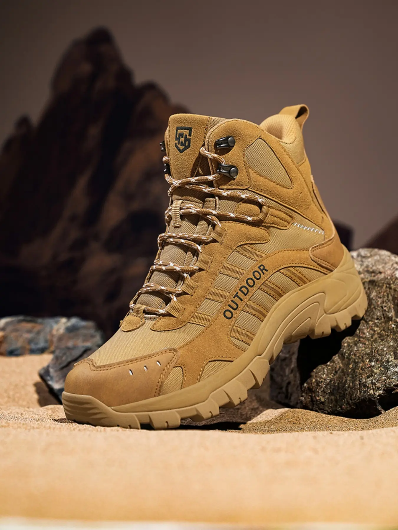 Men's Large Size Outdoor Hiking Shoes, High Top Climbing Boots, Off-Road Short Boots, Camping Shoes, Jungle Training Footwear, Outdoor Trekking Shoes, Mountaineering Shoes