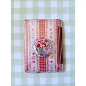 STRAWBERRY GIRL MAGSAFE GRIP