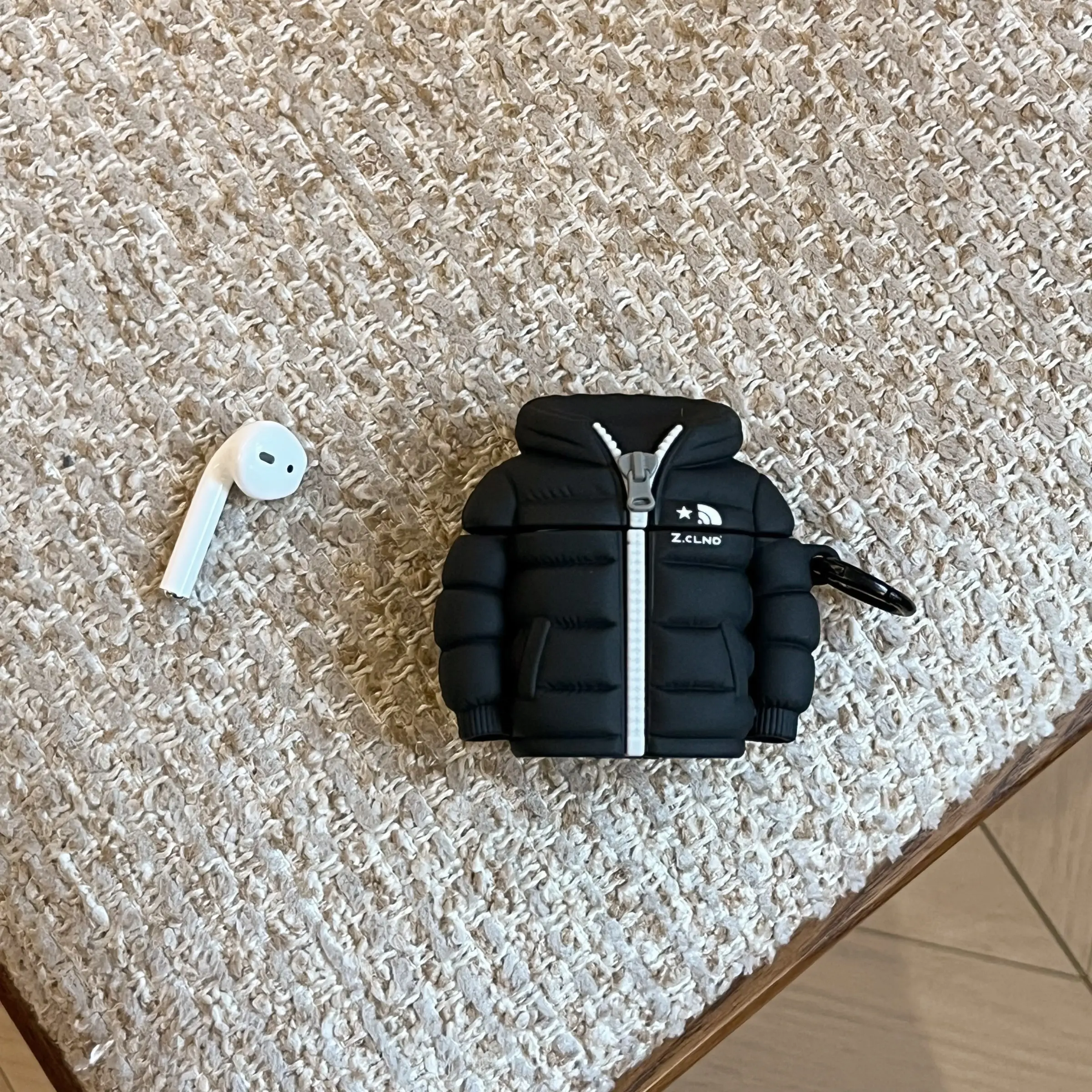 1 down jacket headphone case, Headphone Accessories, wireless Bluetooth earphone case, drop resistant, durable accessory, Headphone Bag, Earphone Protective Cover, suitable for AirPods pro3/1/2/3/4/pro/pro2