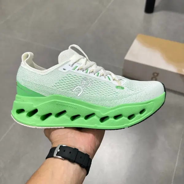Color-block Trend Cushioned Running Shoes, Lightweight & Breathable, Casual Footwear for Daily Commutes and Jogging