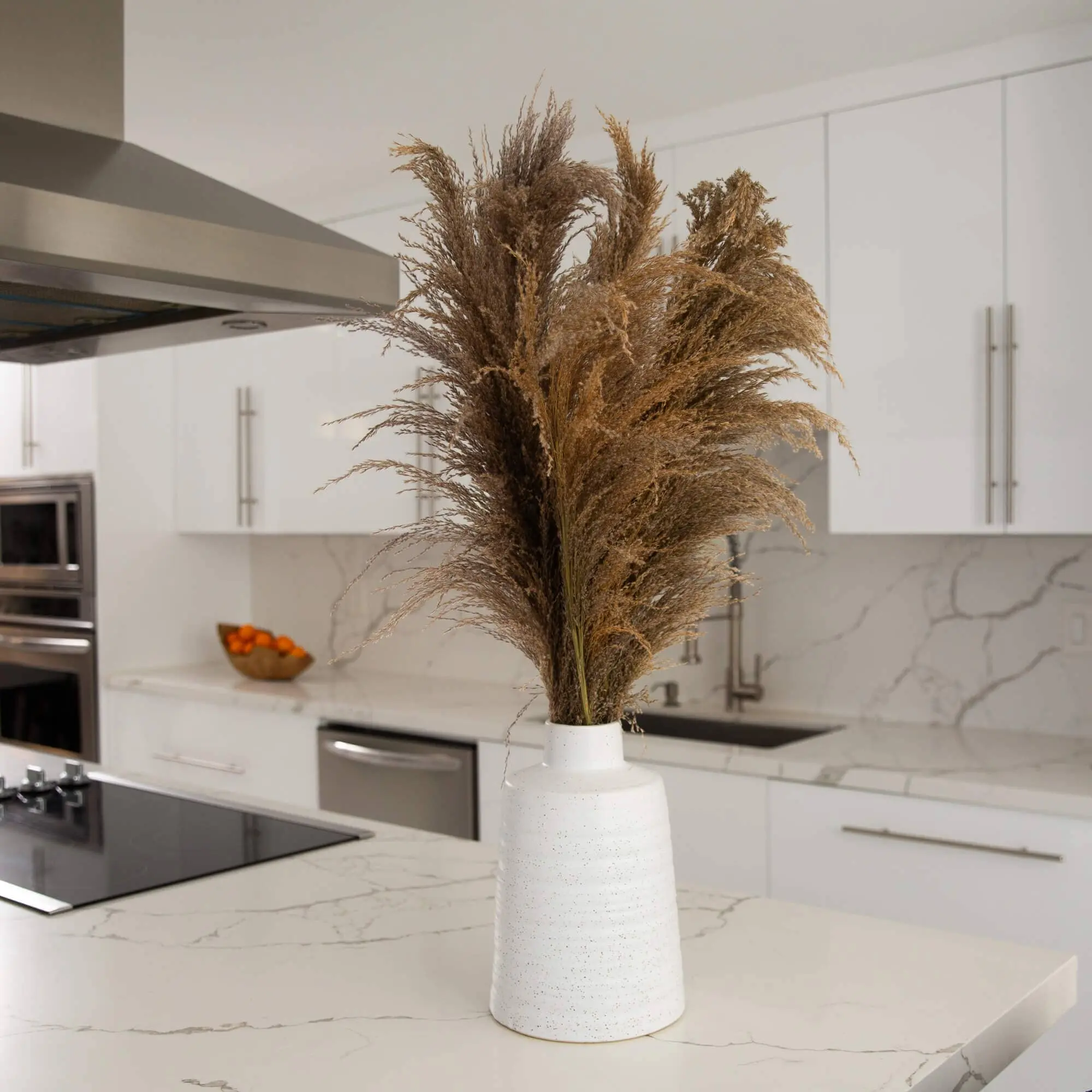 30 in Long-Lasting Neutral Dried Pampas Grass Arrangement in Ceramic Vase - Decorative Dried Flower, Botanical Aesthetic Room Decor Centerpiece, Glamorous Home Supply
