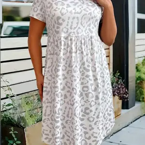 Plus Size Round Neck Leopard Printed Short Sleeve Dress