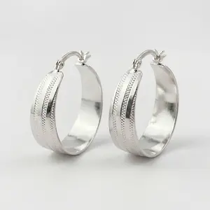 Medium Trial Plain Medium Hook Earrings in Silver 925