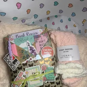 Frosted Finish – Deluxe Blind Date with a Book Box