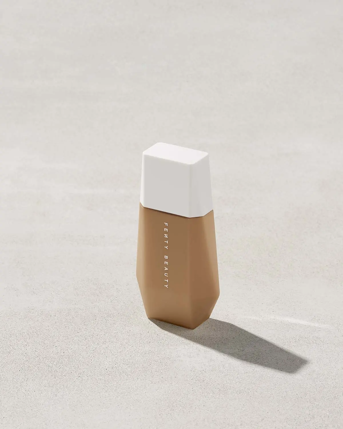Fenty Beauty Eaze Drop Lightweight Blurring Skin Tint — 13