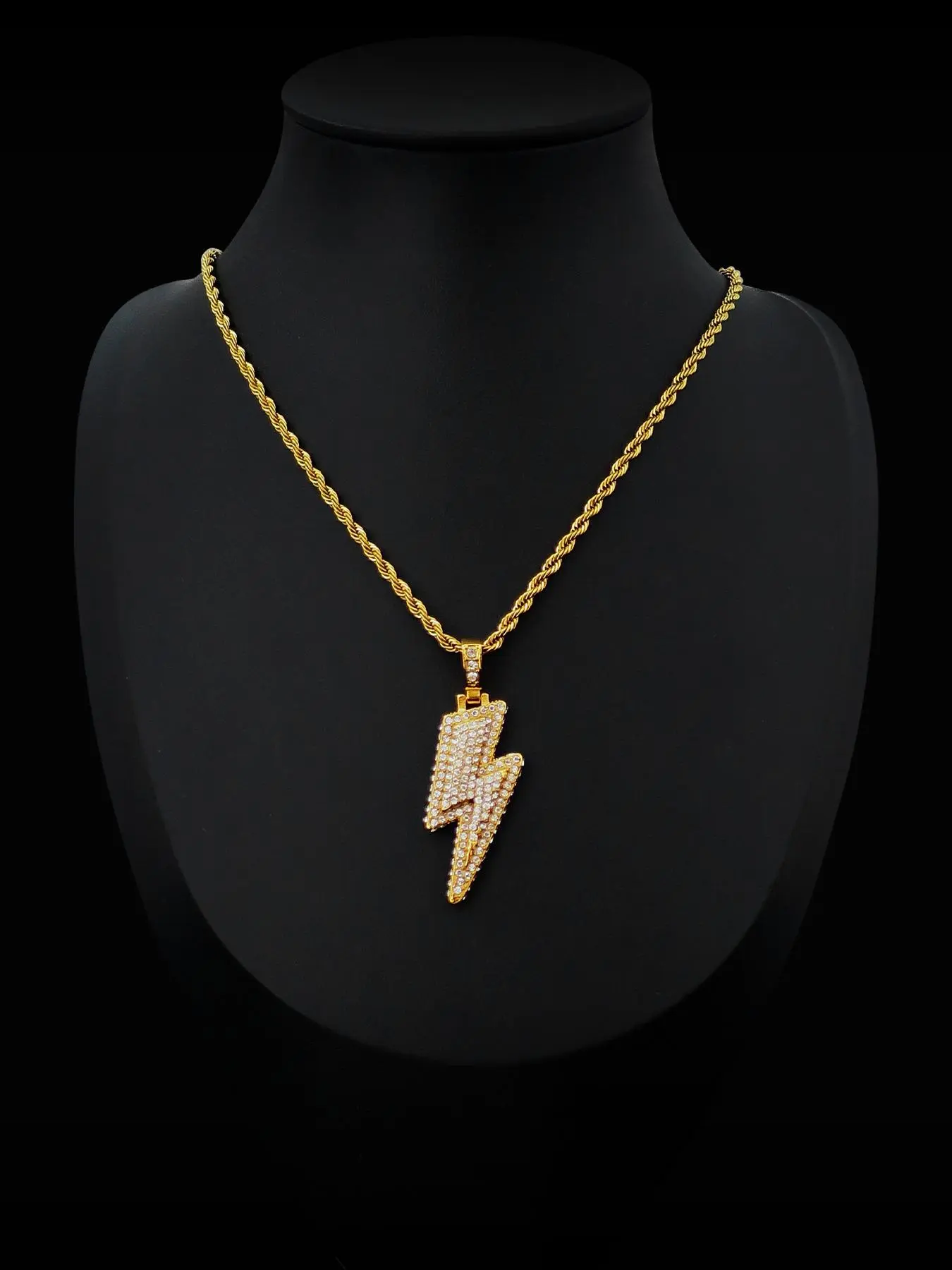 Lightning Pendant Necklace for Women & Men, Fashion Jewelry for Party, Daily Clothing Decor, Trendy All-match & Exquisite Jewelry for Birthday Gift