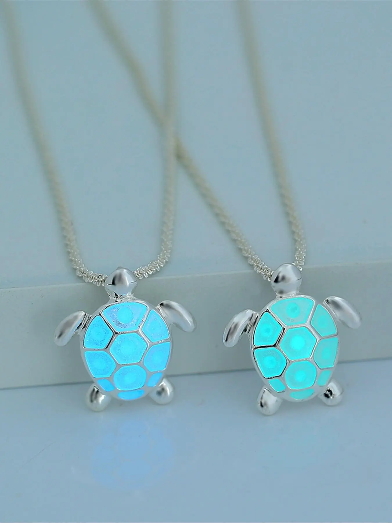 Luminous Turtle Pendant Necklace, Dainty Necklace, Decorative Necklace, Fashionable Glow in The Dark Necklace for Women & Girls, Trendy All-match & Exquisite Jewelry for Birthday Gift