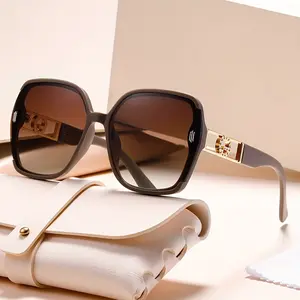 1 Pair of Oversized Square Fashion Glasses for Women & Men - Stylish Cream PC Frame with Gradient Brown Lenses, Luxury Golden-Tone Hinges, Perfect for Casual Wear, Holidays, and Gifting, Gift Glasses |   Chic Modern Look |   Polycarbonate Frame
