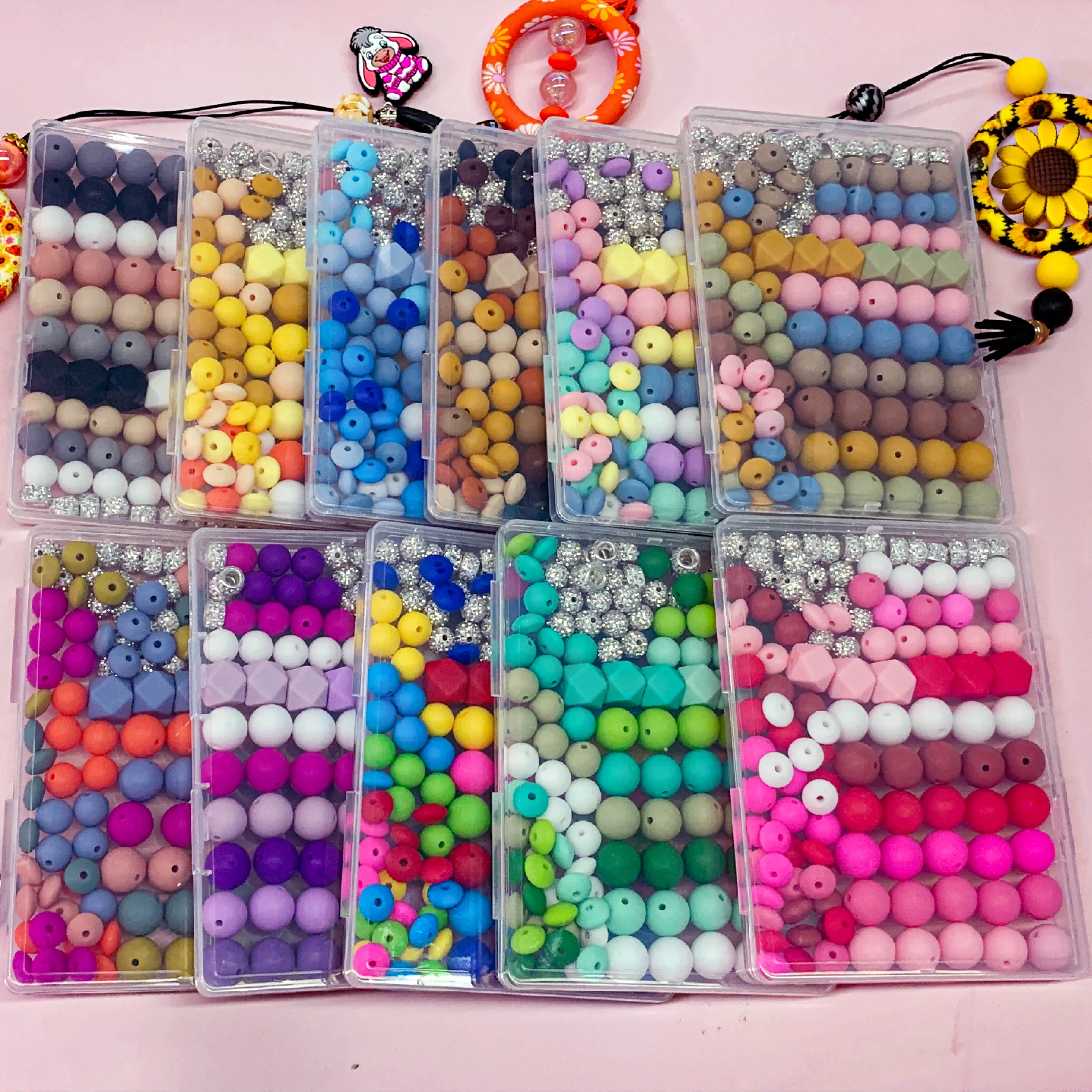 120 pieces/box of silicone beads mixed in shape and size 120 pieces/box of silicone beads mixed in shape and size