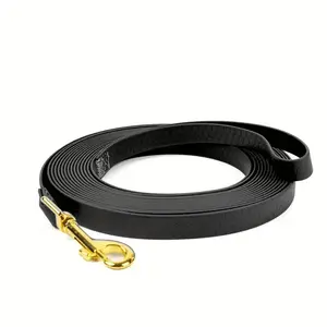 Pet Training Leash, leather-textured waterproof and dirt-proof dog leash for small, medium and large dogs.Perfect for outdoor use, heavy-duty and durable.Ideal for dog training, walking in yards, gardens, parks and camping scenes.
