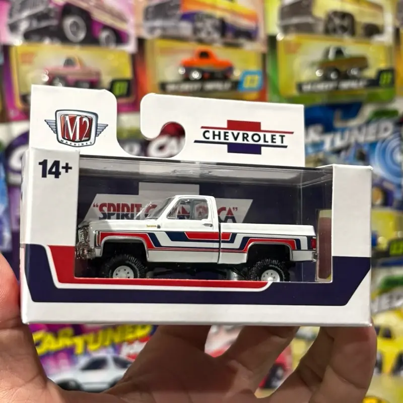 M2 White 1976 Chevy K-10 Diecast truck 1:64 scale