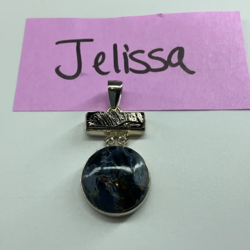 Crystal Pendant 8/17/26 Jelissa