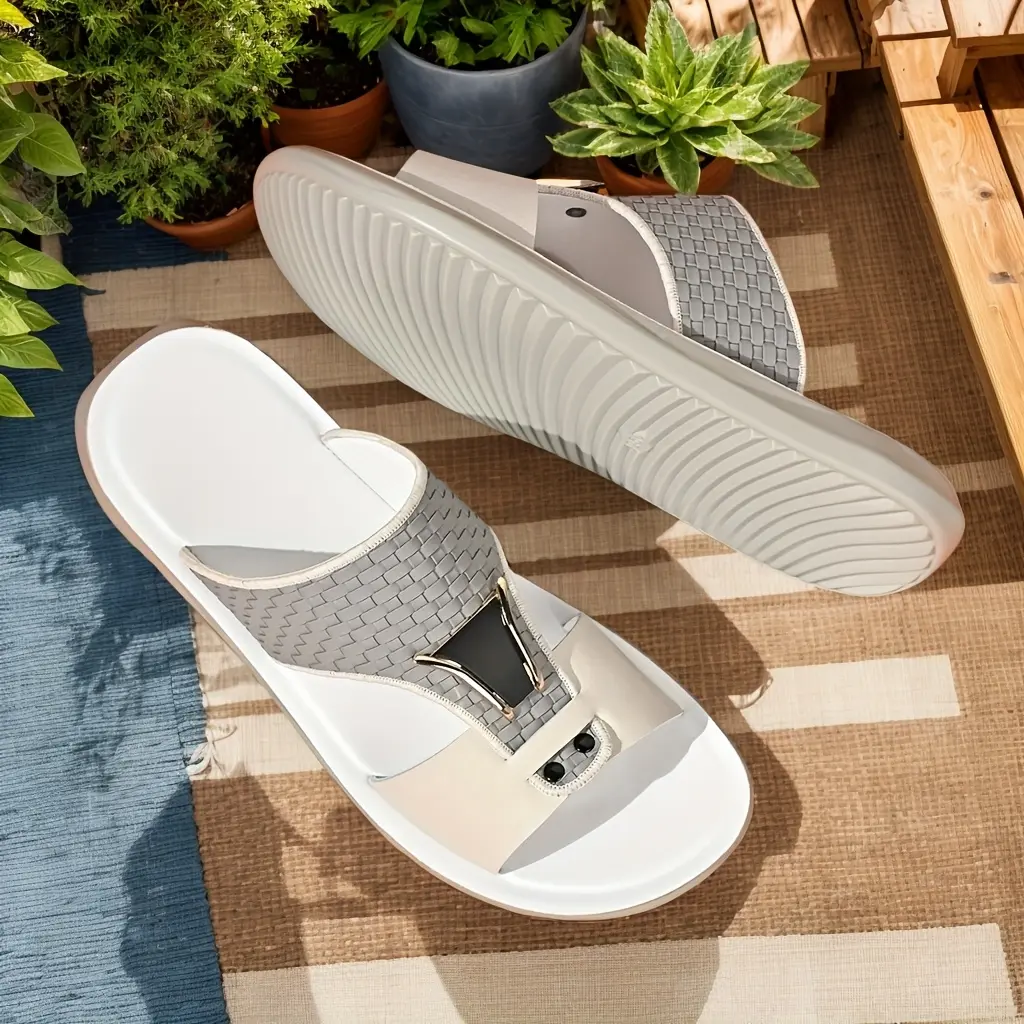 Leading summer fashion 2025, trendy men's outdoor sandals, comfortable, breathable, and odor-resistant beach sneakers, available in two colors, non-slip and durable flat casual sneakers with high-quality quick-dry lining, suitable for urban commuting and