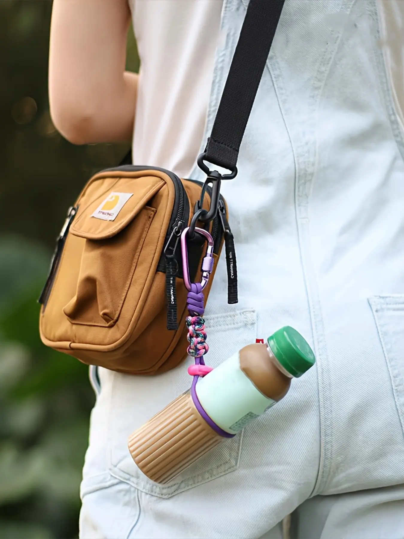 Outdoor Braided Paracord Bag Charm Pendants – Durable Screw-Lock Carabiner Keychain, Hiking & Camping Bag Decoration & Bag Chain Charms for Backpack, Ideal for Adventure Lovers