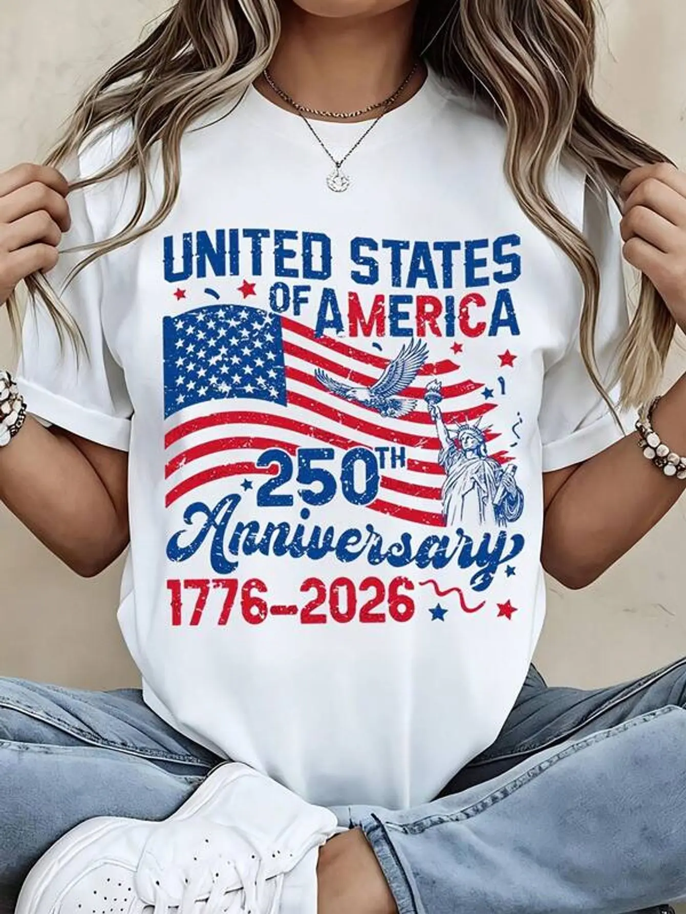 The 250 Anniversary of the Founding of the United States (1776-2026) Patriotic T-shirt Printed with the American Flag and the Statue of Liberty to Celebrate Independence Day