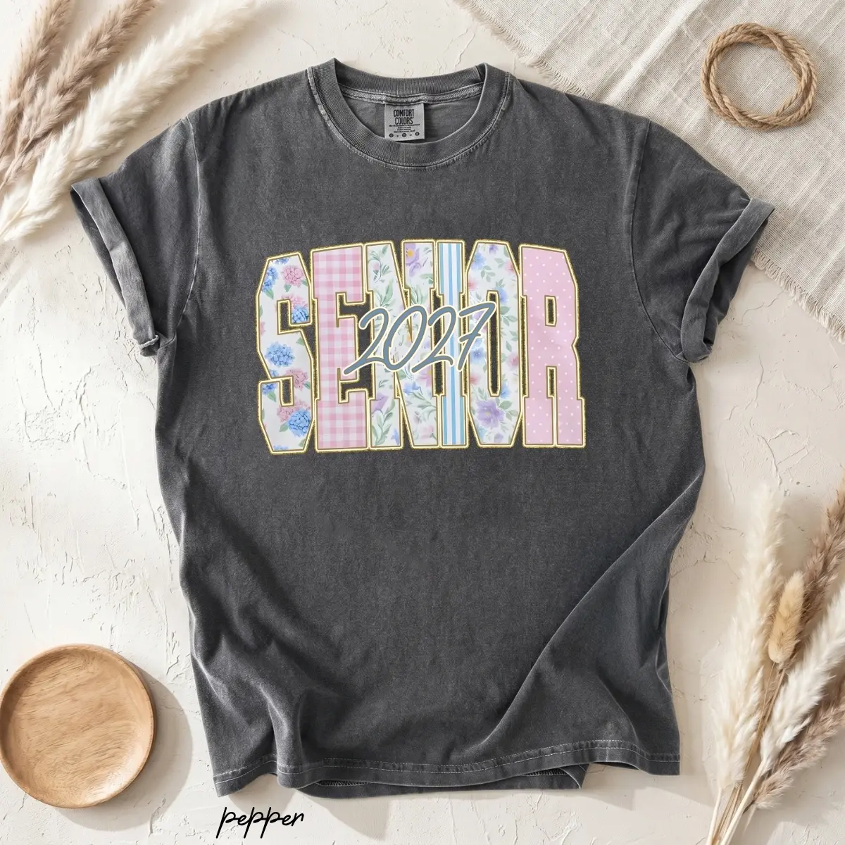 Senior 2027 T-Shirt, Floral Patchwork Graduation Tee, Class of 2027 Shirt, High School Senior Gift, Cute Graduation Top for Girls and Women