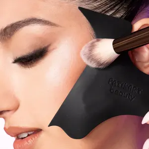All-in-One Makeup Helper. This handy tool makes it easy to apply contour, eyeshadow, blush, and more. Perfect for creative looks or everyday makeup. It helps keep your eyeshadow in place and prevents fallout for a clean, smooth finish its #ONOtool