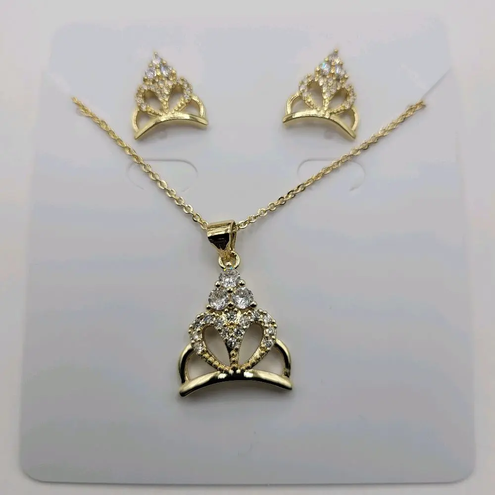 Beutiful Set Earring and pendant with clear stones laminated gold 17 inches for small necks small adults.