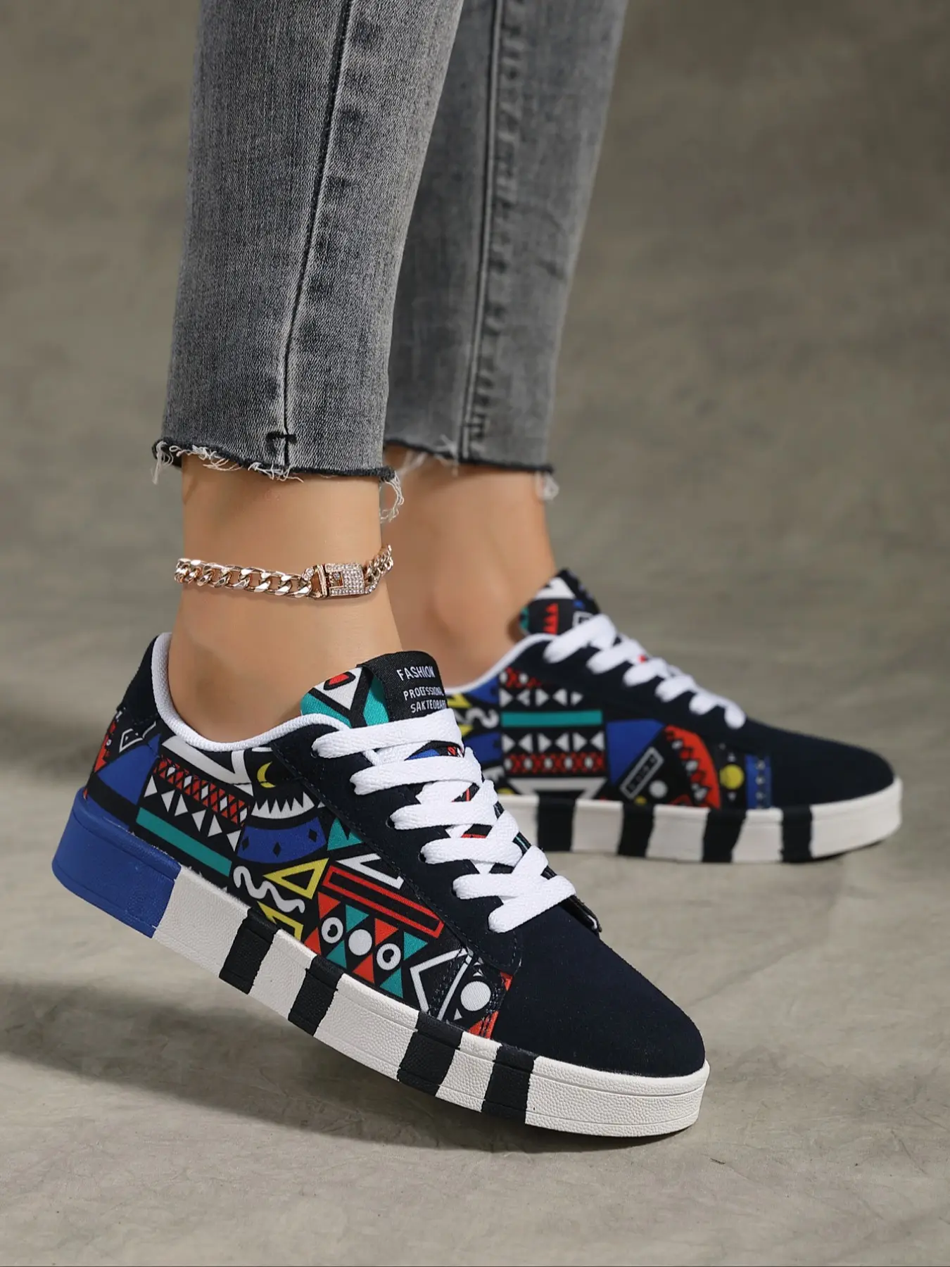 Women's Geometric Graffiti Canvas Round Toe Shoes, Colorful Ethnic Print, Anti-Slip Rubber Sole, Casual Daily Wear, Soft Bottom Sports Sneakers, Walking Shoes, Trainer