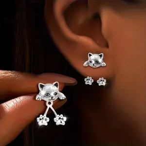 A pair of S925 pure silver lady cat paw pendant earrings, fashionable and creative, cute and adorable pet-themed